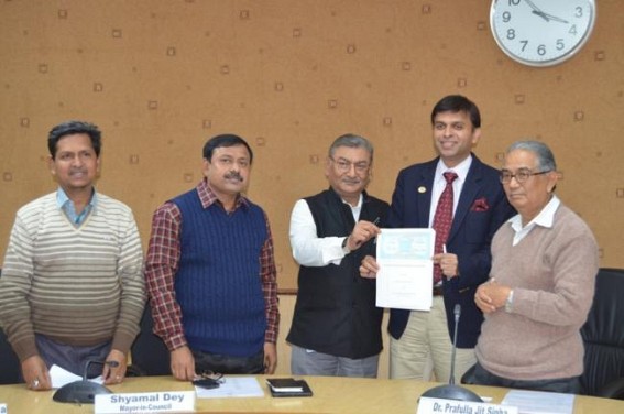 Street lighting project: AMC signs MoU with EESL